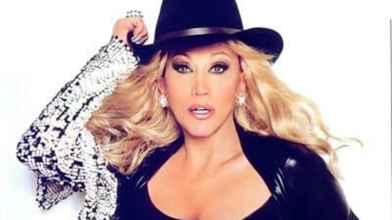 Así puso a bailar al público Laura León con ‘Tusa’ en un festival de música
