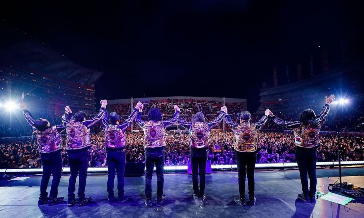 Los Bukis se presentaron con gran éxito en el Estadio Caliente de Tijuana