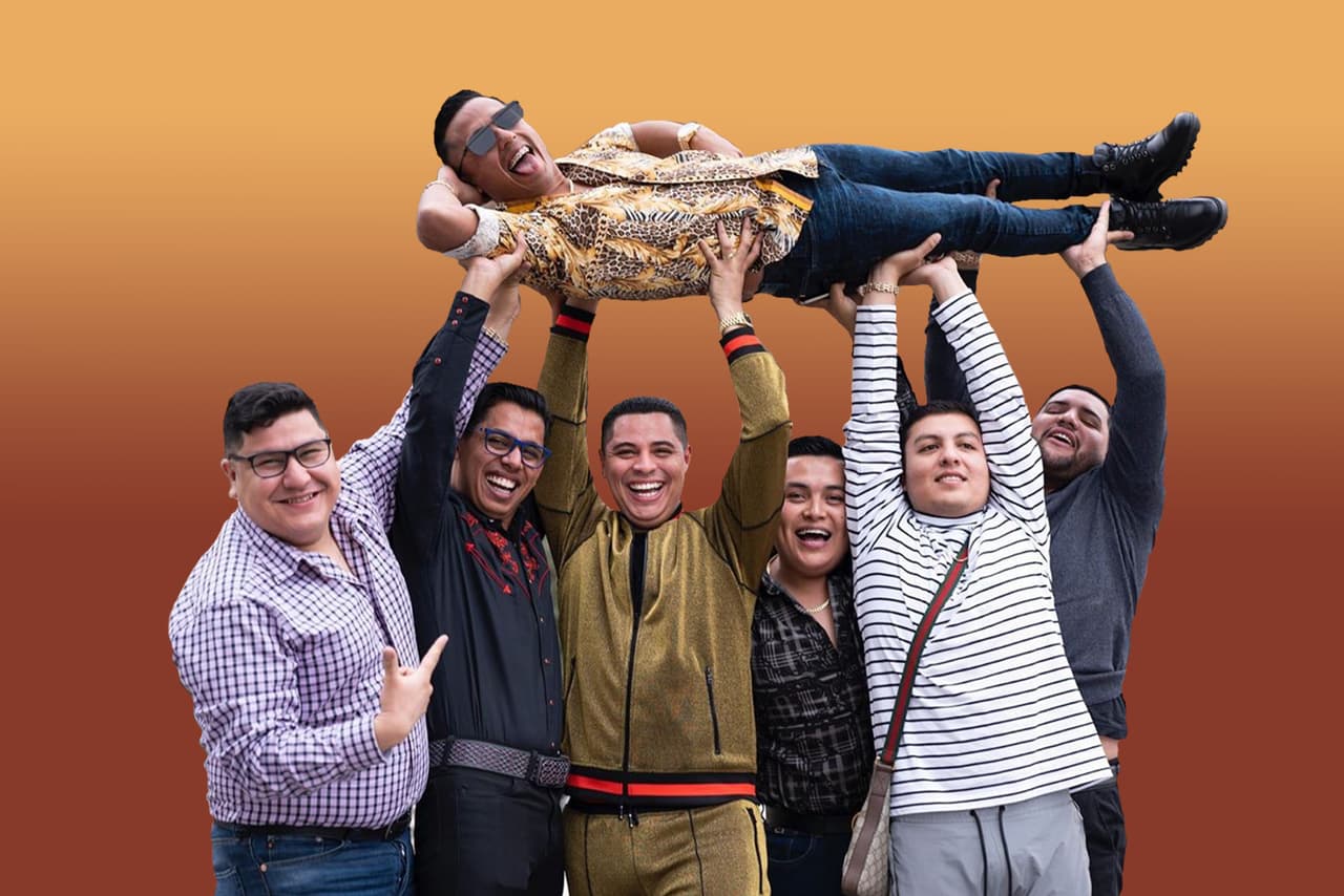 Grupo Firme es conformado por Eduin, Joaquín, Abraham, Fito, Jhonny, Christian y Dylan.