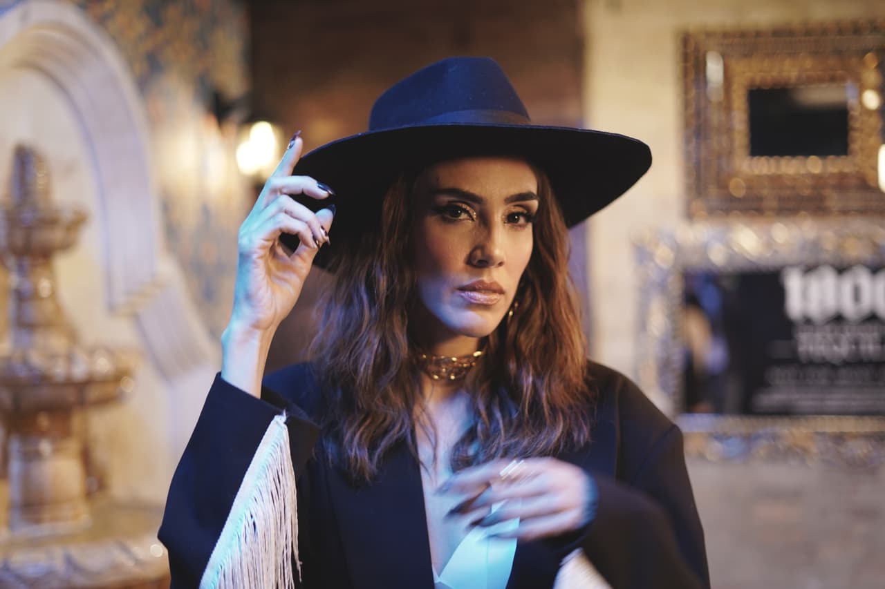 Sandra Echeverría lanzará muy pronto otro disco de regional mexicano del que ya suenan algunos sencillos.