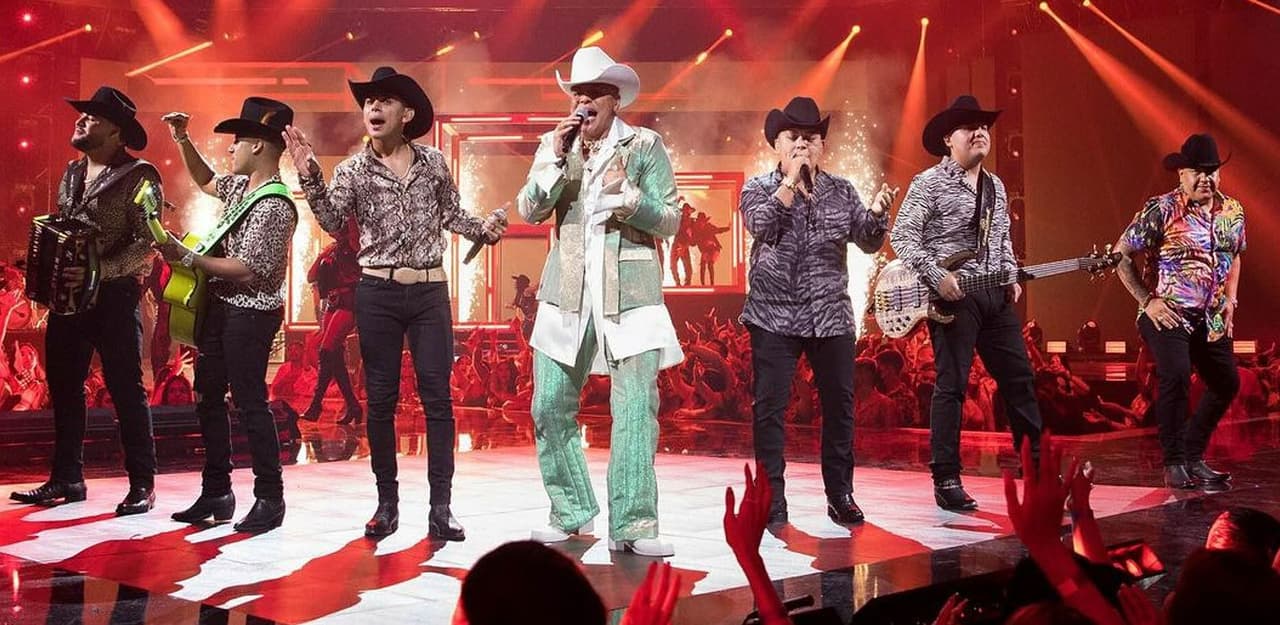 ¿Grupo Firme abusa del alcohol durante sus presentaciones?