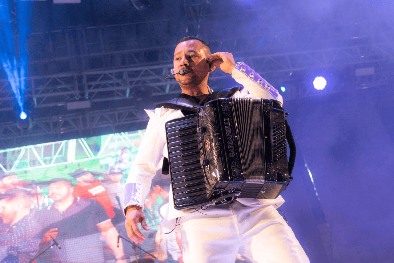 El fin de semana pasado, Los Buitres de Culiacán y Banda Los Recoditos se presentaron en el Jaripeo Baile del Carnaval de Etzatlán, en Jalisco.