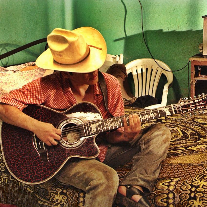 En voz de expertos y exponentes gruperos, Ariel Camacho marcó un antes y un después en el regional mexicano pues fue precursor de estrellas como Ulices Chaidez, Virlán García, Christian Nodal y T3R Elemento, entre otros.