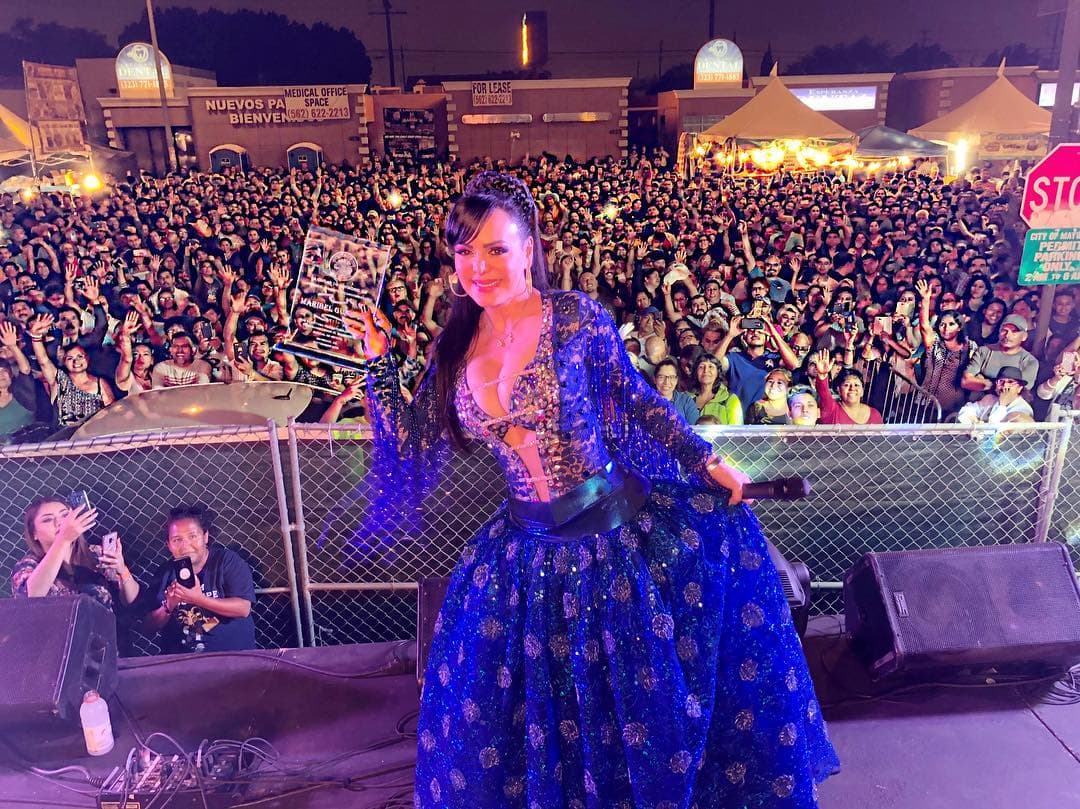Maribel Guardia en concierto