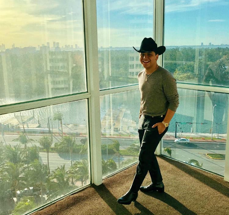 Christian Nodal está feliz por el éxito de su sencillo 'Adiós, amor'