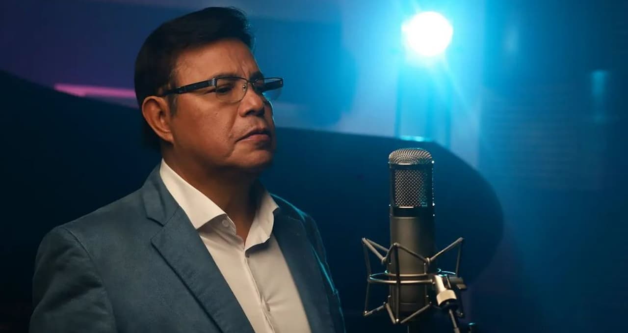 Rayito Colombiano presume su versión cumbia de 'Alucinado'