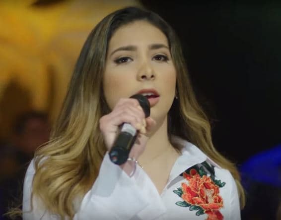 Gabriela Elizalde, fue la primera hija que tuvo el cantante junto a quien fuera su única esposa, Gabriela Sabag.