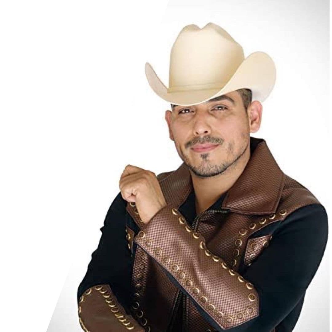Espinoza Paz tiene mucha música preparada para sus seguidores.