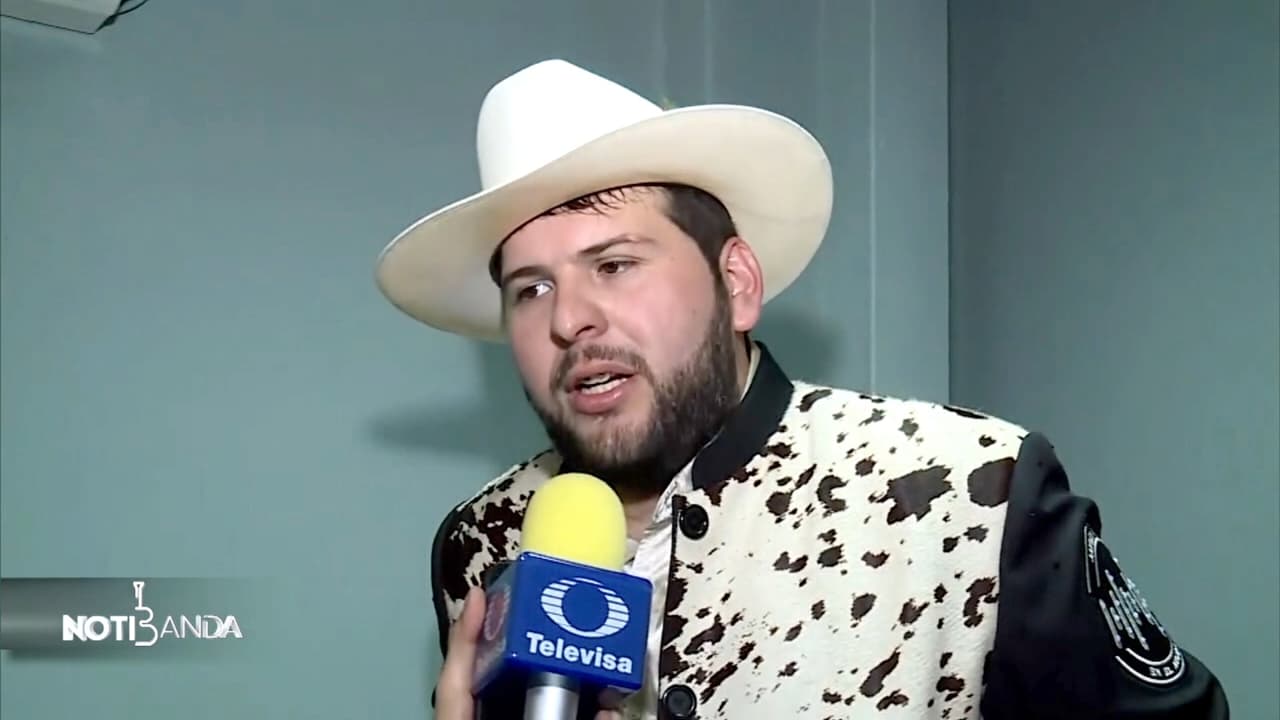 El Fantasma narra cómo pasó de jardinero a cantante