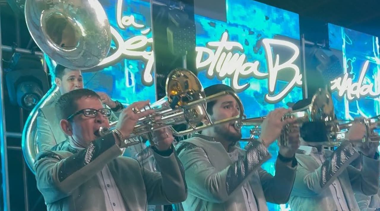 La Séptima Banda y Grupo Descarga del 30 30 lanzan 'Busca Otro amor'