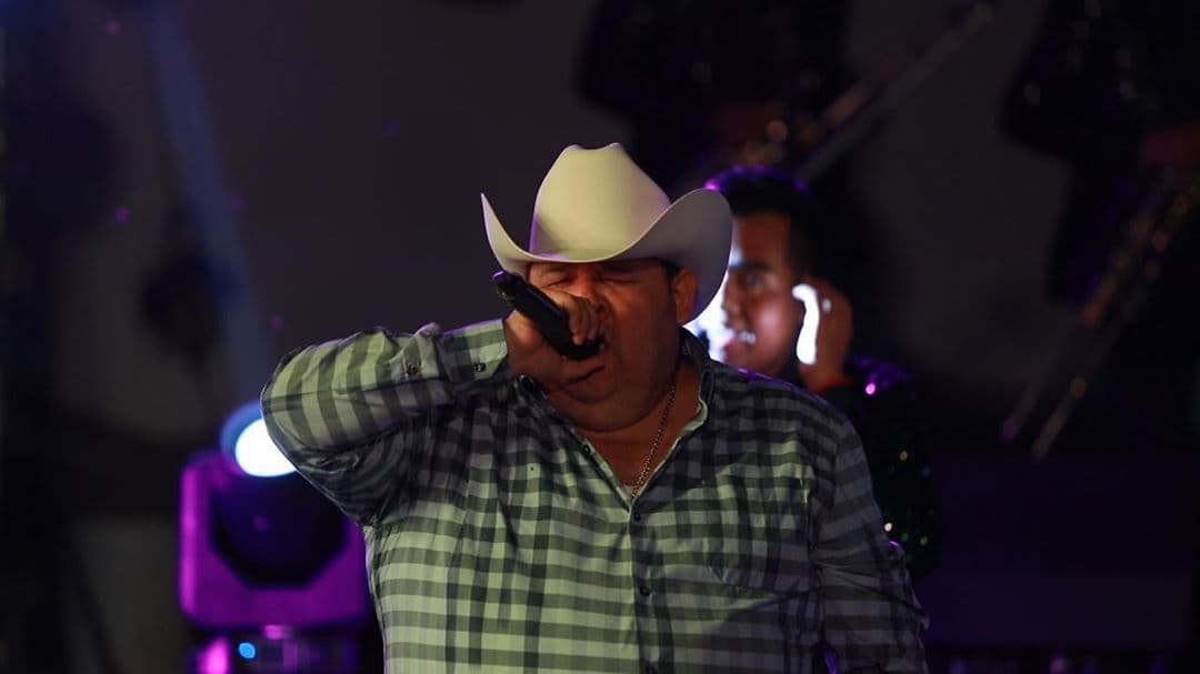 Acompañado de su Banda Tierra Santa, "El Coyote" presumió la llegada del tema en vivo a YouTube.