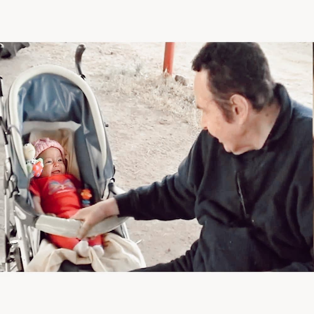 "13 años sin ti, pero una vida llena de admiración. Te amo hoy y siempre, como me hubiera gustado conocerte de más grande", escribió Ángela en sus redes sociales, en el 13 aniversario luctuoso de Antonio Aguilar.
