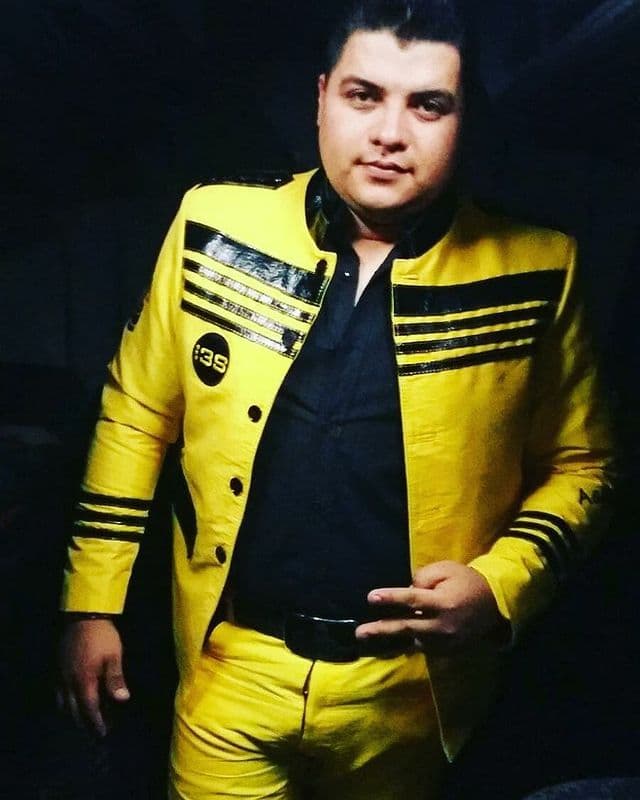 Armando Cardona. Con apenas 30 años de edad, el integrante de La Séptima Banda fue víctima mortal por las consecuencias que le dejó el Covid-19. Su deceso impactó a sus colegas y fue despedido con música de banda en Tamazula, Sinaloa.