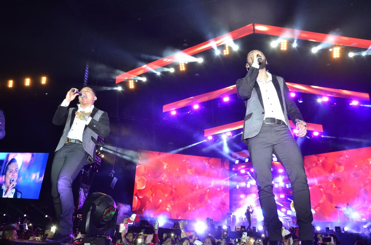 Edwin Luna y La Trakalosa de Monterrey tomó el escenario del Foro Sol en La Fiesta de La Ke Buena.