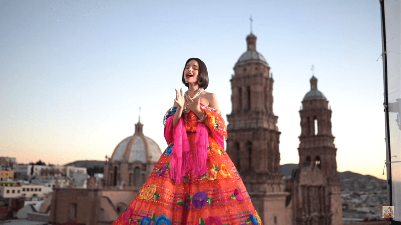 Ángela Aguilar filmó en Zacatecas el video del tema "No Me Queda Más", que se incluirá en su disco homenaje a Selena.