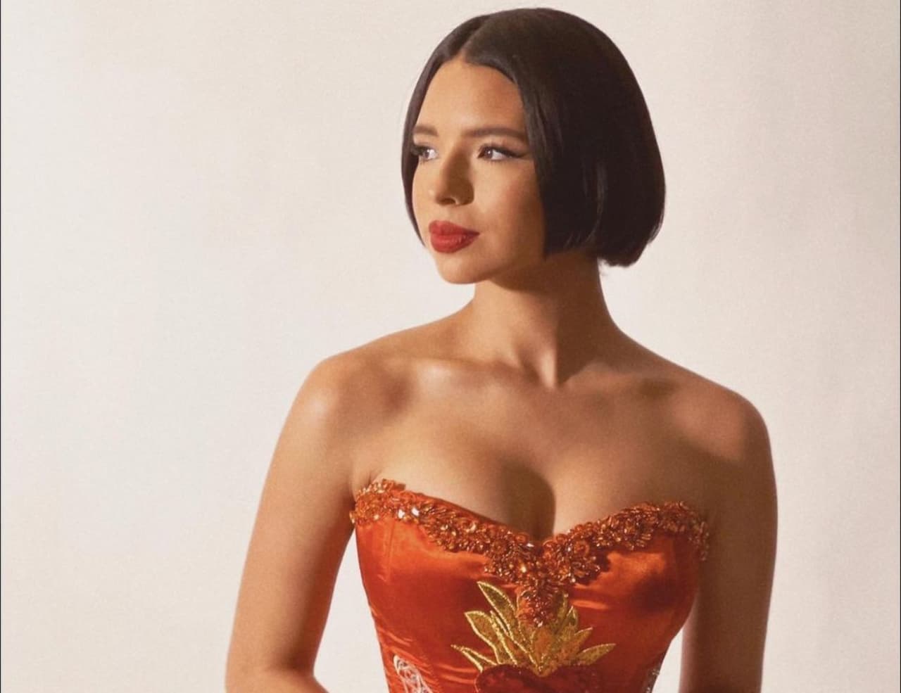 El cabello de Ángela Aguilar podría estar asegurado por una gran suma de dinero.