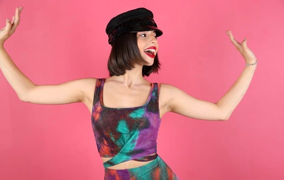 Ángela Aguilar publicó el pasado el 29 de noviembre, un cover de la canción “Bidi, Bidi, Bom, Bom” de Selena Quintanilla.