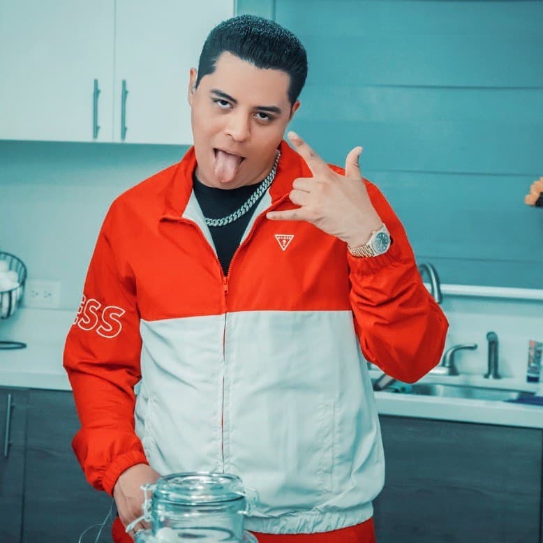 Eduin Caz ha sorprendido a sus seguidores con el anuncio de una nueva colaboración.