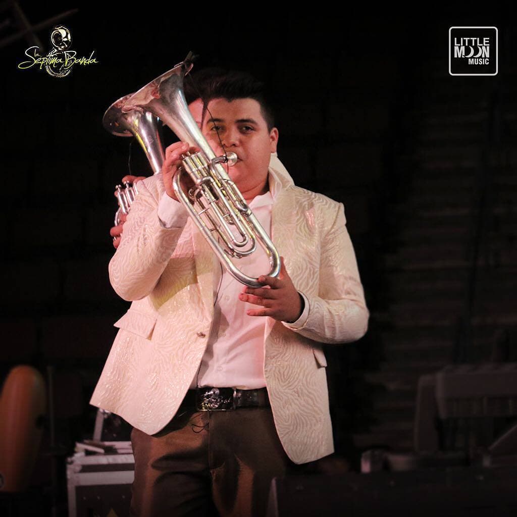 Armando Carmona en concierto de La Séptima Banda, 2017