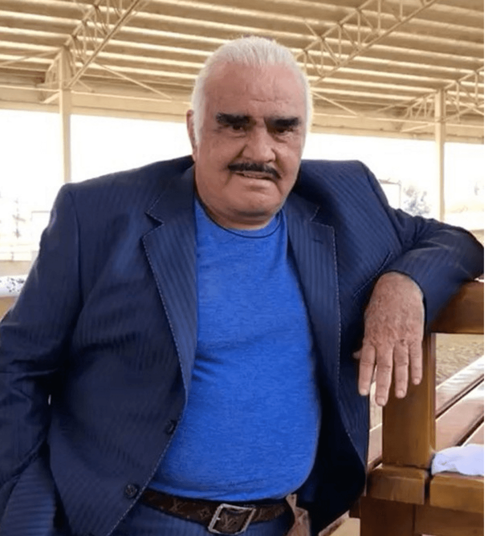 Don Vicente Fernández disfruta de su tiempo libre rodeado de su familia y el público que lo visita en su rancho