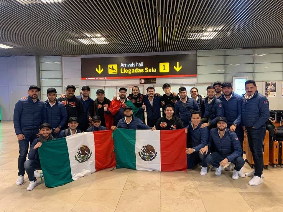 Banda El Recodo fue la elegida para llevar en alto el nombre de México y Mazatlán.