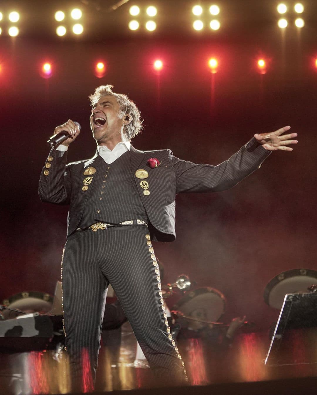 La gira "Hecho En México", de Alejandro Fernández, dará inicio en León, Guanajuato, el 31 de enero.