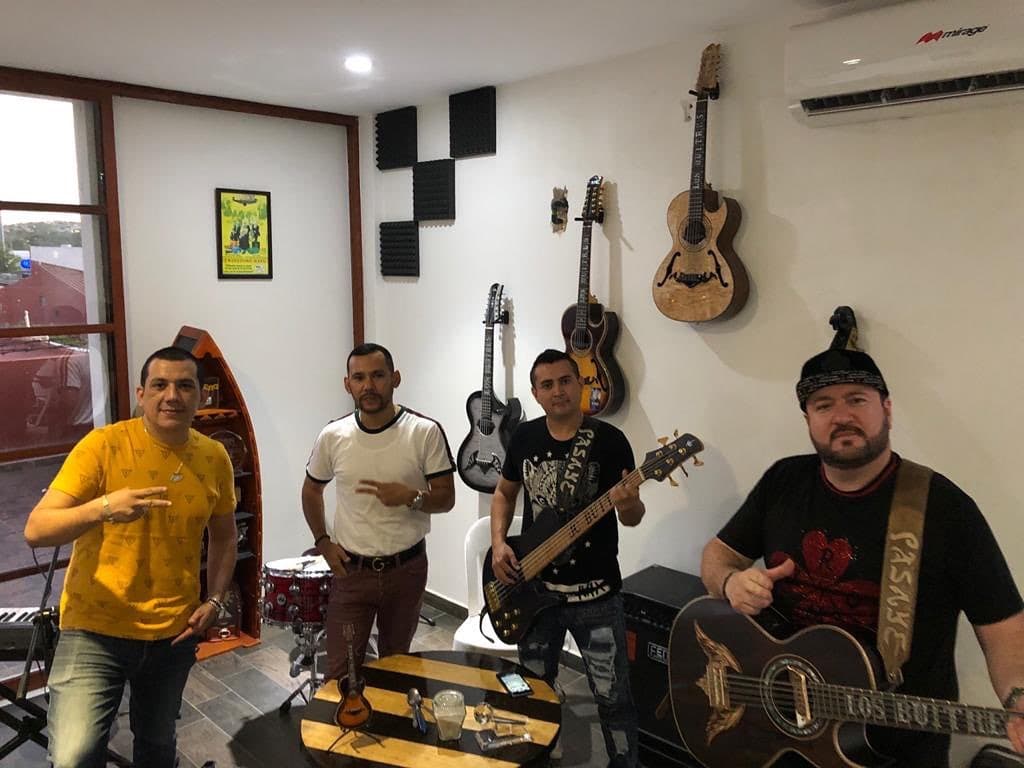 El recital se realizó en la casa de Eulogio, en Culiacán, Sinaloa.