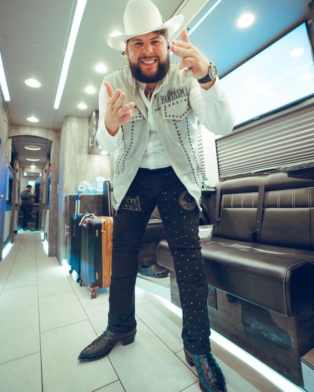 El Fantasma presume cómo quedó el mural que mandó a hacer de Antonio Aguilar