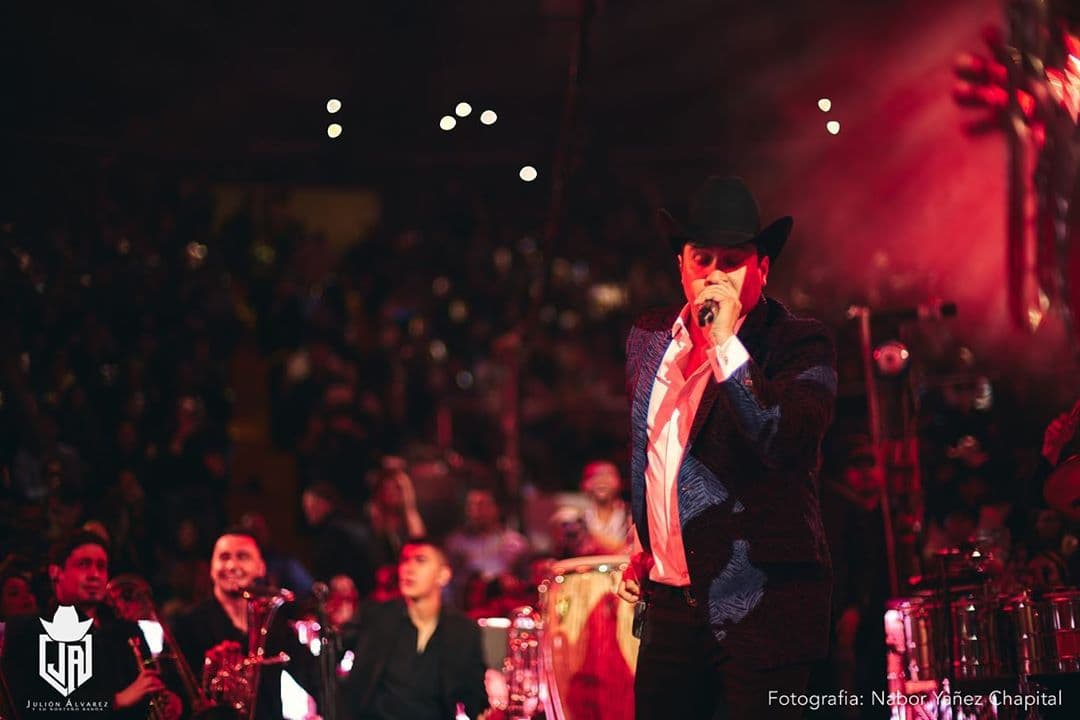 Julión Álvarez tenía como meta comenzar este nuevo año como nunca antes con su gira ‘'13-20/20', la cual, como ya es costumbre, había abarrotado varios recintos de la República Mexicana.