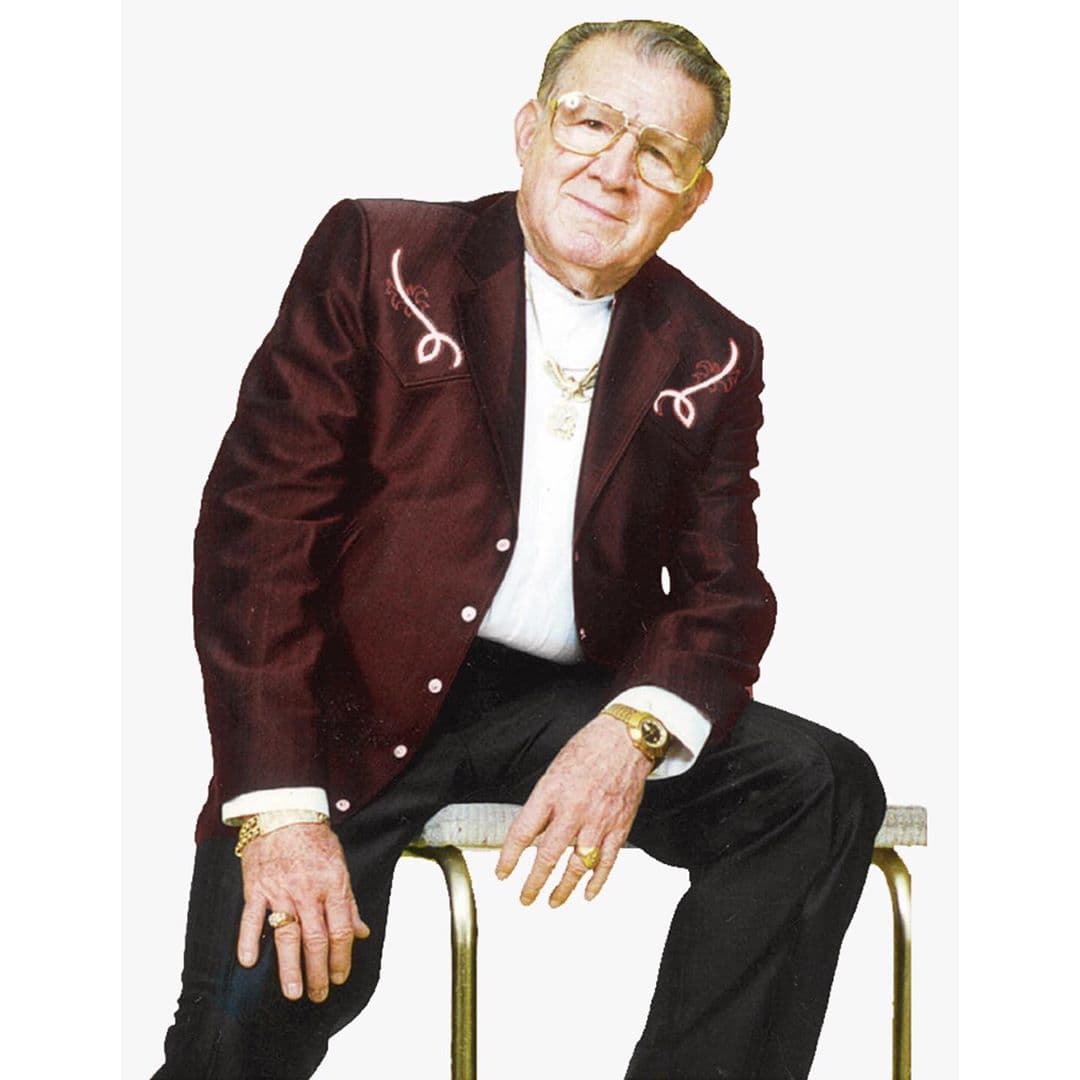 El señor Cruz Lizárraga, fundador de Banda El Recodo, parece que heredó a su hijo Poncho Lizárraga el talento musical y también su físico.