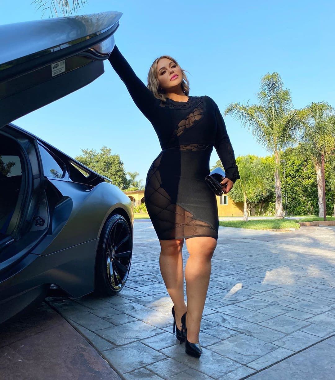 Este lunes, Chiquis volvió a sorprender con otra foto publicada en su cuenta de Instagram, donde de nueva cuenta aparece desnuda.