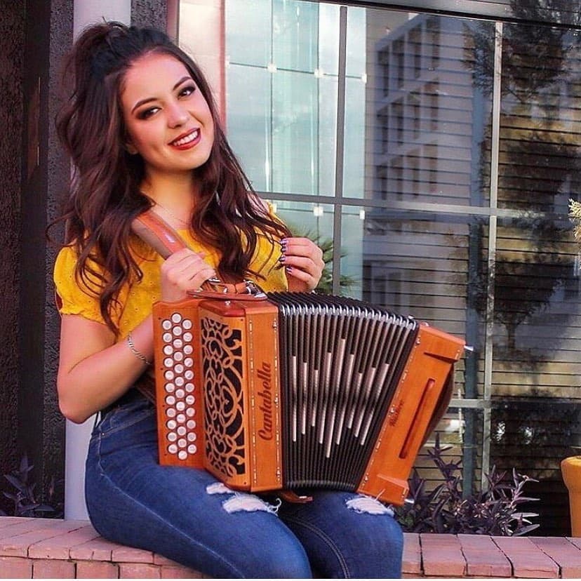 La cantante se presentará, por ahora, el próximo 29 de mayo en el Lunario de la Ciudad de México, en donde estará presentando su “Invencible Tour”.