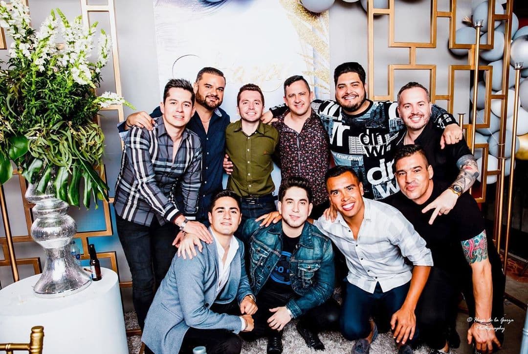 Garza tuvo la fortuna de poder celebrar a lado de sus compañeros.