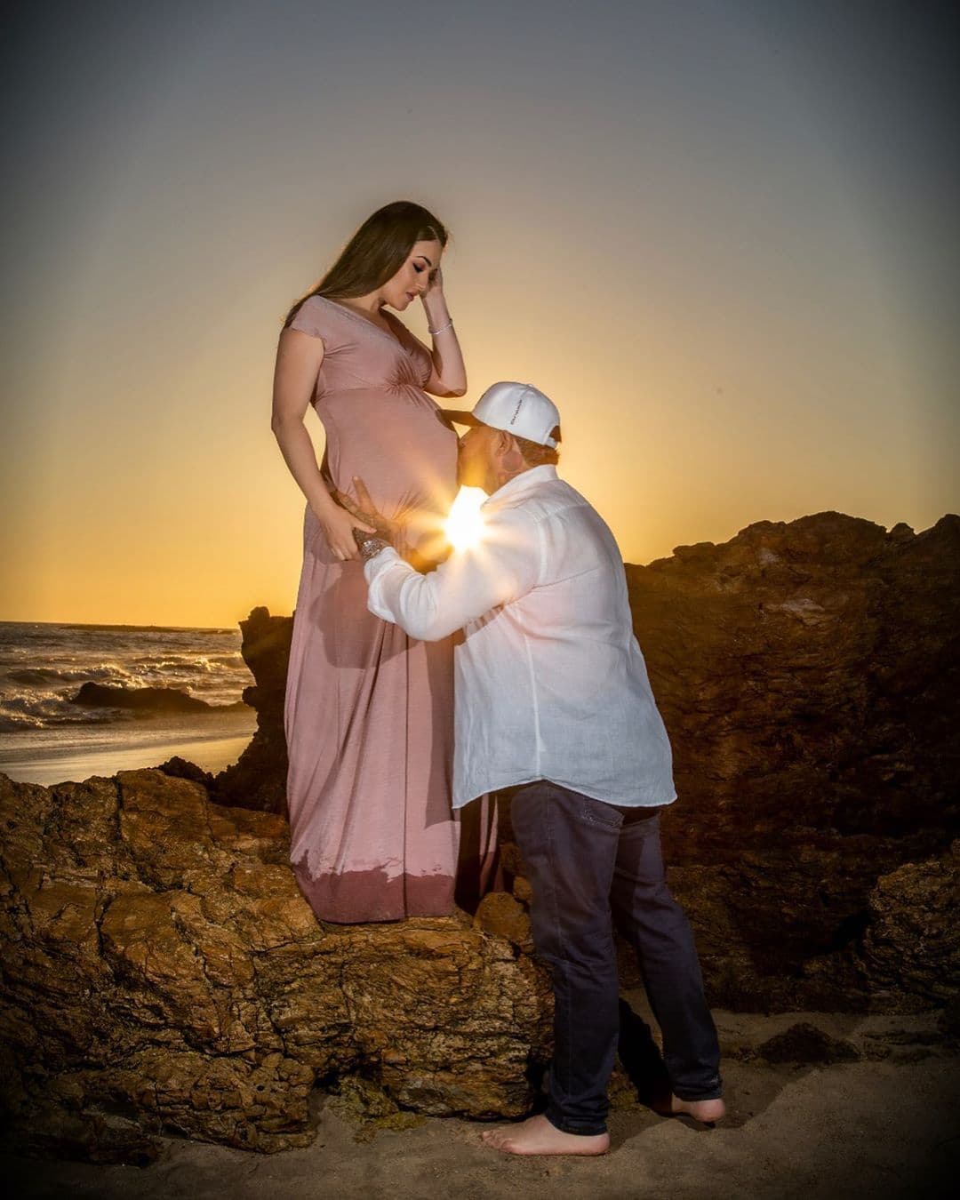 Del Villar y su esposa esperan realizar sus votos por la iglesia y bautizar a su pequeña el mismo día.