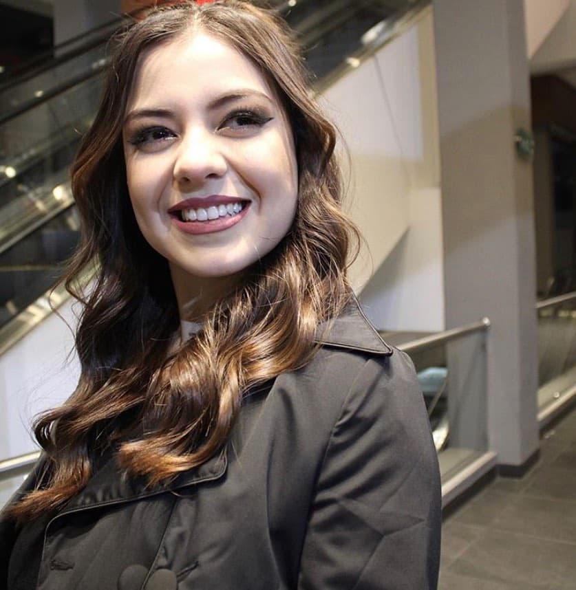 Y es que el más reciente vocalista de la agrupación parece ser que tiene una nueva relación, o al menos así lo apuntan las fanáticas de los Recoditos.