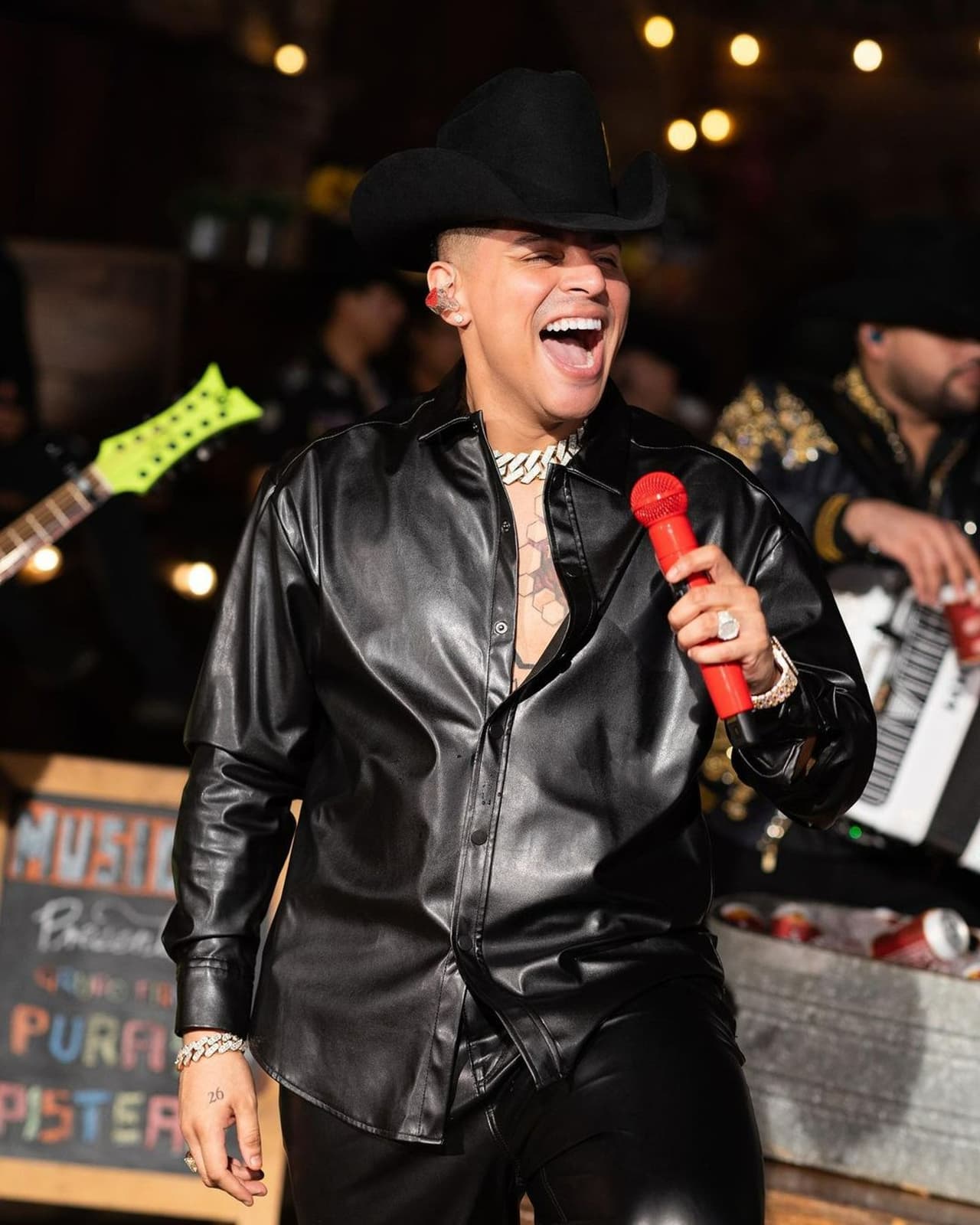 Eduin Caz compartió un mensaje para agradecerle a todos sus seguidores el apoyo que le han brindado.