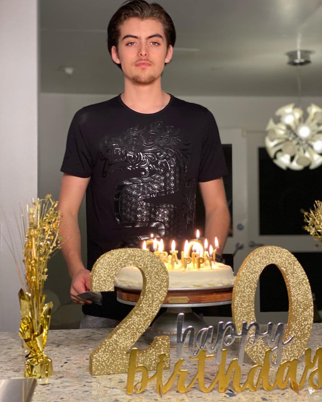 Emiliano, primer hijo de Ana Bárbara, tiene una conexión especial con su madre, ya que a él también gusta la música.