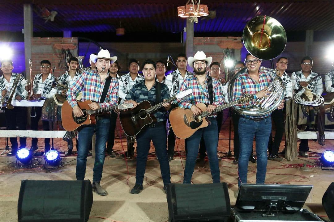 Los Plebes del Rancho de Ariel Camacho estrenan 'Buen Guerrero' con Julián Mercado