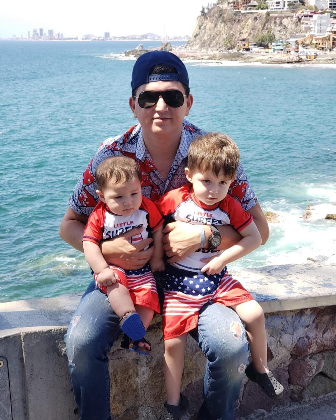 "Quiero desearles un feliz día del padre!! Para todos es lo mejor que puede ser un hombre! A los que tienen a su padre a quererlo y a cuidarlo, yo le mando un abrazo al mio asta el cielo", se lee en el mensaje que publicó la segunda voz de Los Plebes del Rancho