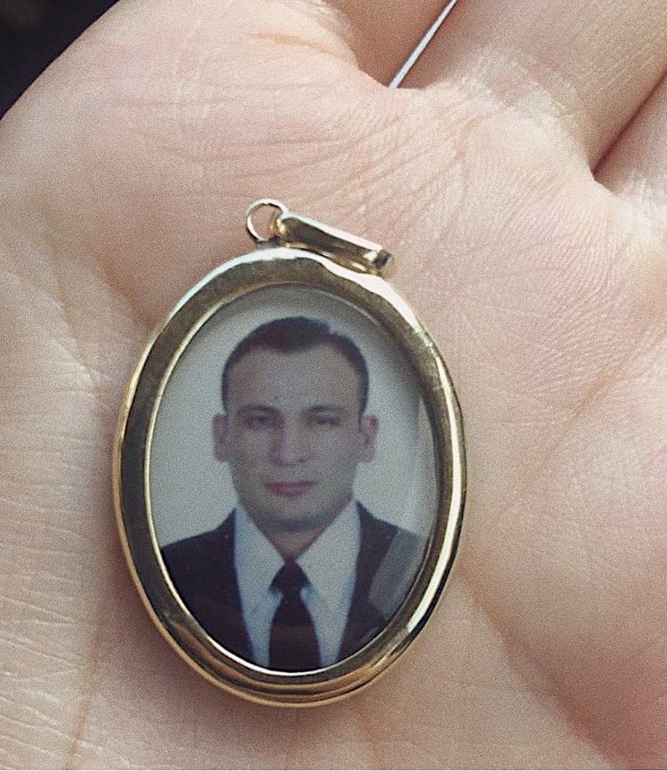 Estudió la carrera de Derecho en la Universidad de Sonora, donde se recibió como abogado.