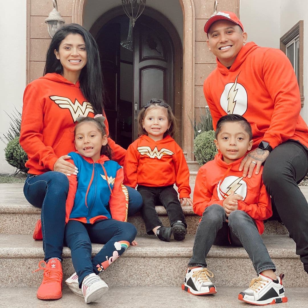 Tanto Edwin Luna como Kimberly Flores han presumido su lujosa casa en Monterrey, Nuevo León. Aquí te traemos una complicación de imágenes de su hogar.