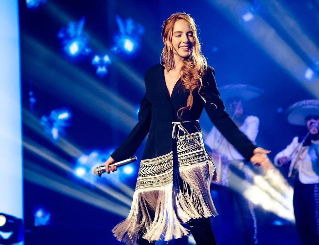 Majo Aguilar estrenó "Hoja En Blanco" con la nueva versión de su disco: "Se Canta Con El Corazón Deluxe".