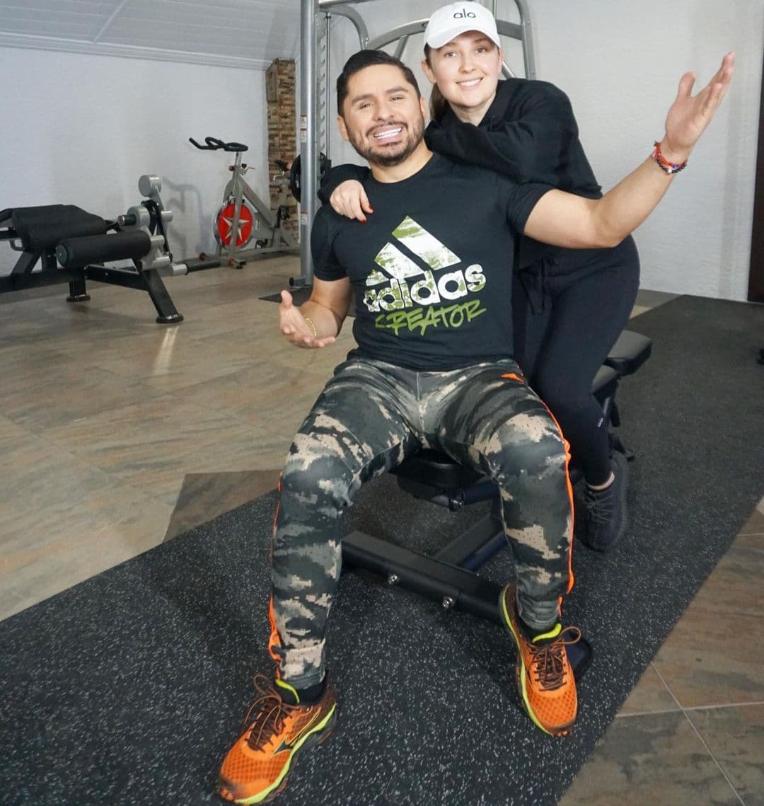 Larry Hernández y Kenia Ontiveros sorprendieron con su cambio radical