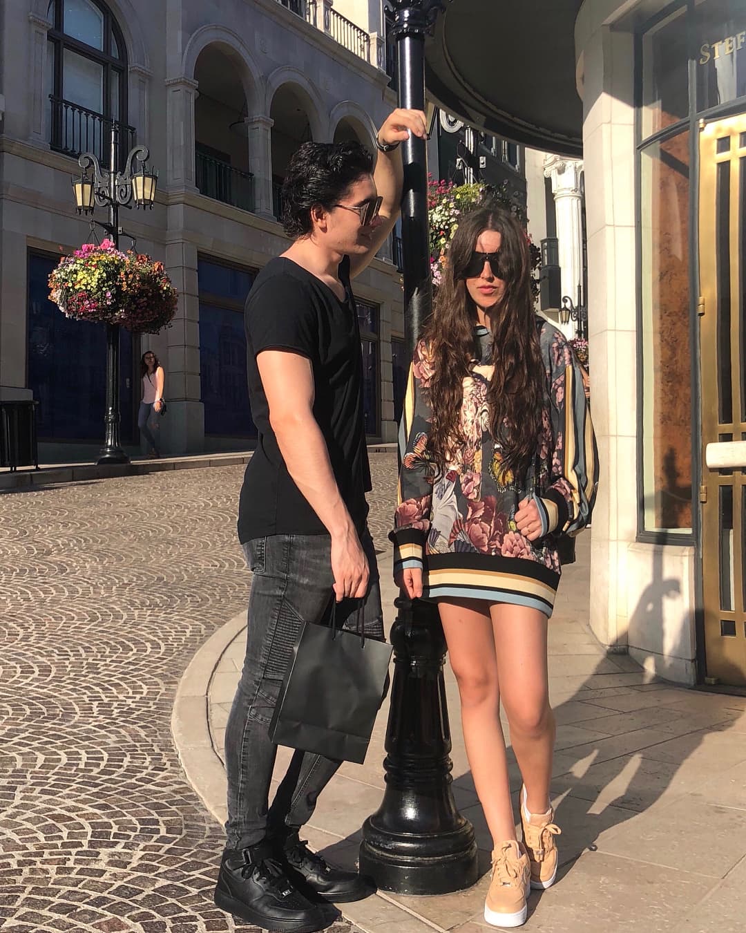 El cantante y la joven llevan más de 8 años como pareja.