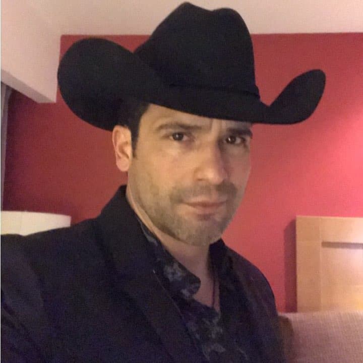 Con 25 años de carrera en la música, Bobby Pulido regresa para deleite de sus fieles seguidores con un tema que busca conectar, tal y como con sus éxitos de antaño.