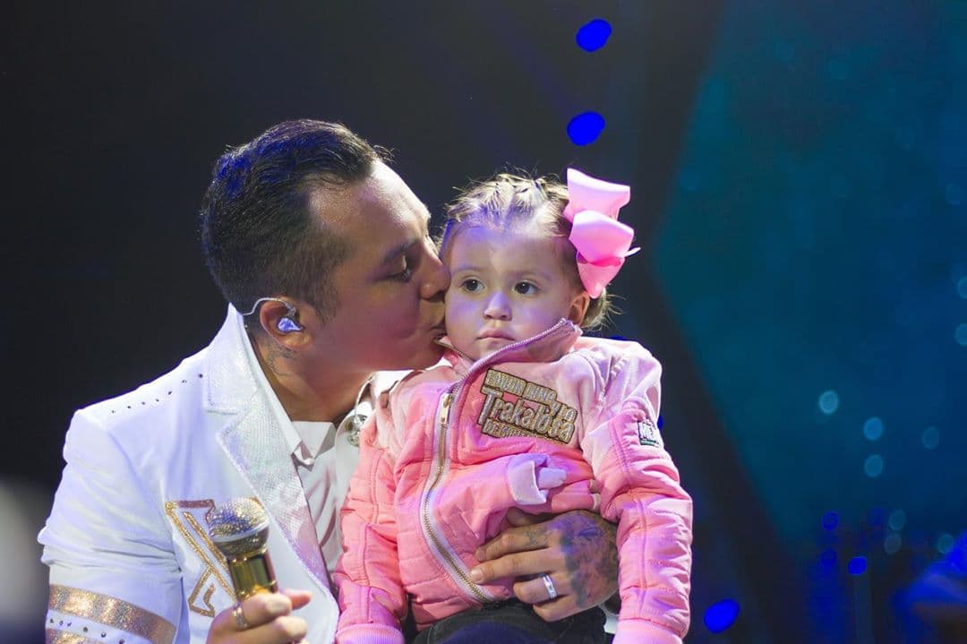 Gianna es la hija más pequeña de Edwin Luna, líder de La Trakalosa de Monterrey.
