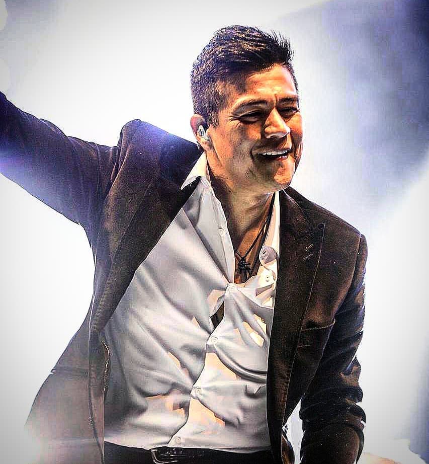 Américo trabajó junto a Los Ángeles Azules en su último disco, "De Buenos Aires Para El Mundo".