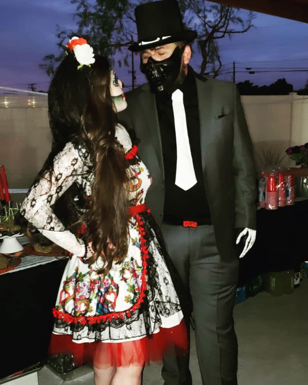 “Es un tema que es para mi hija, lo compuso mi esposa y no pensamos que fuera tener todo este éxito en la canción, gracias a Dios aquí en México se la está rifando y también en Estados Unidos”, confesó.