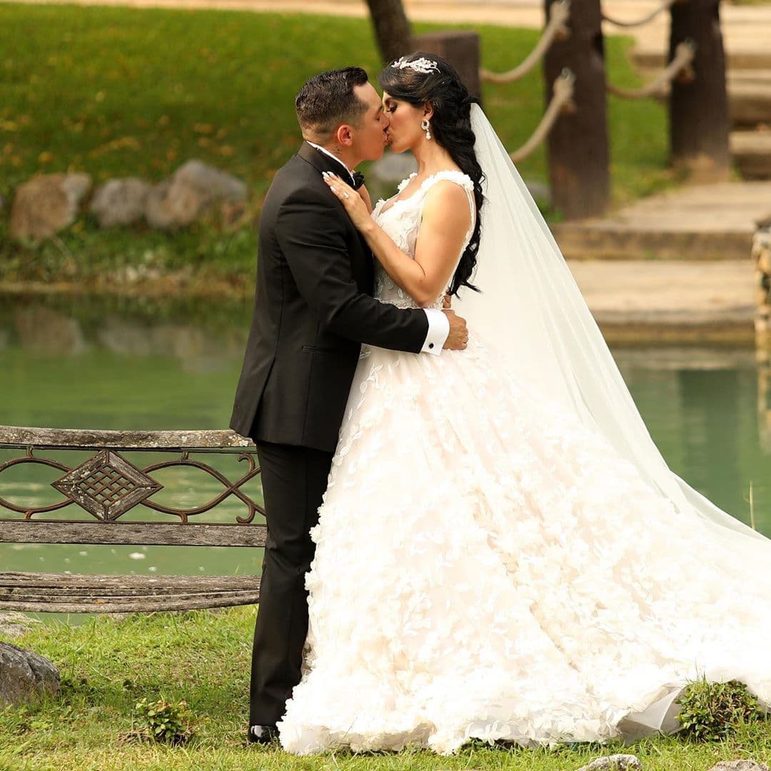 Este año el mundo de la banda vivió una de las bodas más esperadas, la cual no defraudó a nadie, ya que con su gran lujo e invitados de primer nivel, conquistó a todos los seguidores de Edwin Luna.
