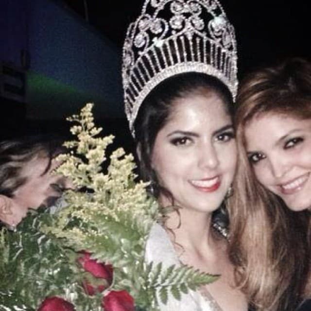 Su padre Don Antero Ugalde confesó que su hija quería ser enterrada en su rancho. “Ella vino al rancho 10 días antes de morir, le dije que quería que me enterraran entre las vacas y ella me dijo que querían que la cremaran y quedar ahí en el rancho, luego falleció y yo no supe qué hacer, el abuelo de mi yerno me dijo que la enterráramos y aceptó. Se me olvidó lo que ella me había pedido".